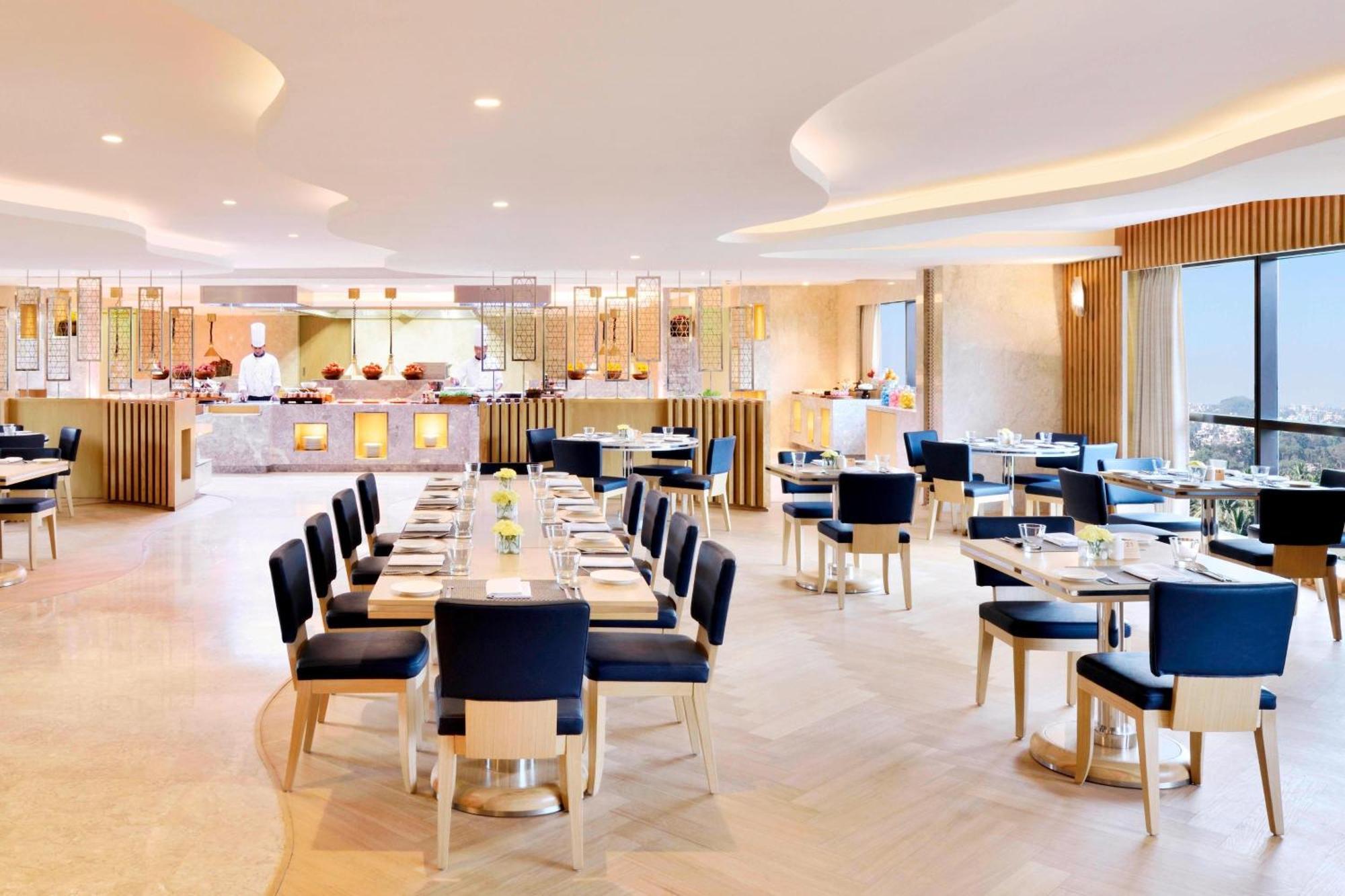 Hotel Courtyard By Marriott Bengaluru Hebbal Esterno foto