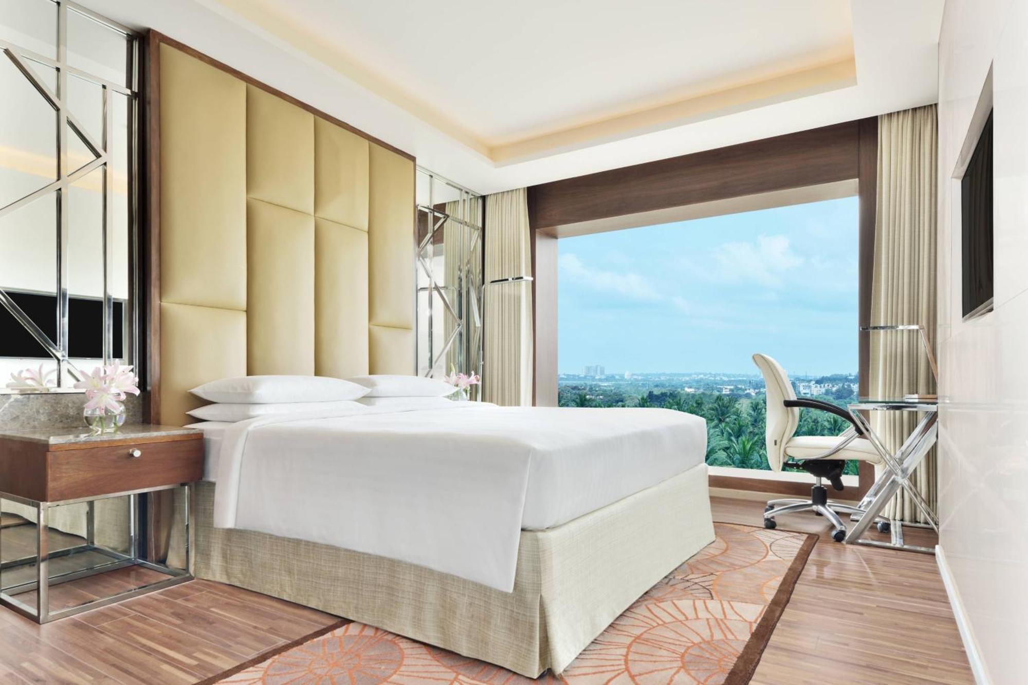 Hotel Courtyard By Marriott Bengaluru Hebbal Esterno foto