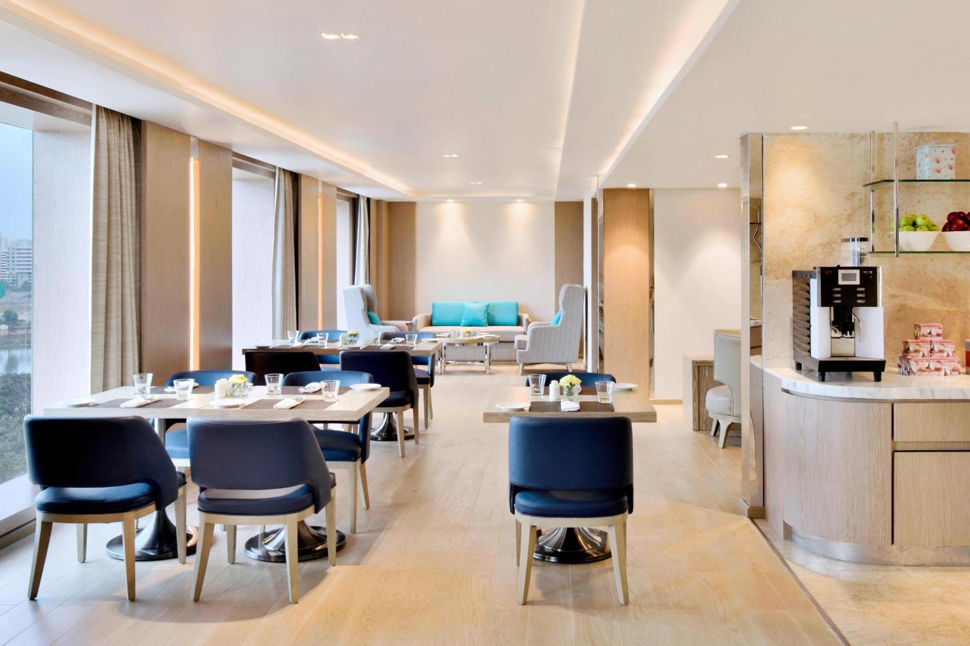 Hotel Courtyard By Marriott Bengaluru Hebbal Esterno foto