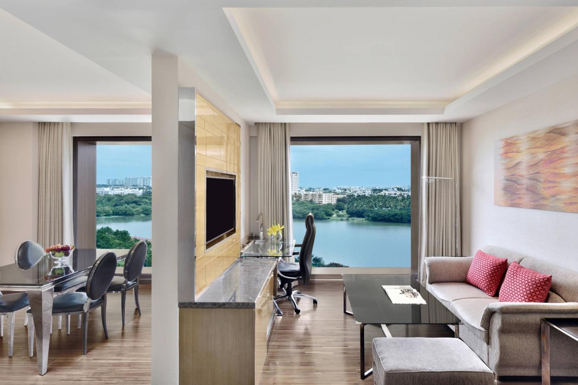 Hotel Courtyard By Marriott Bengaluru Hebbal Esterno foto