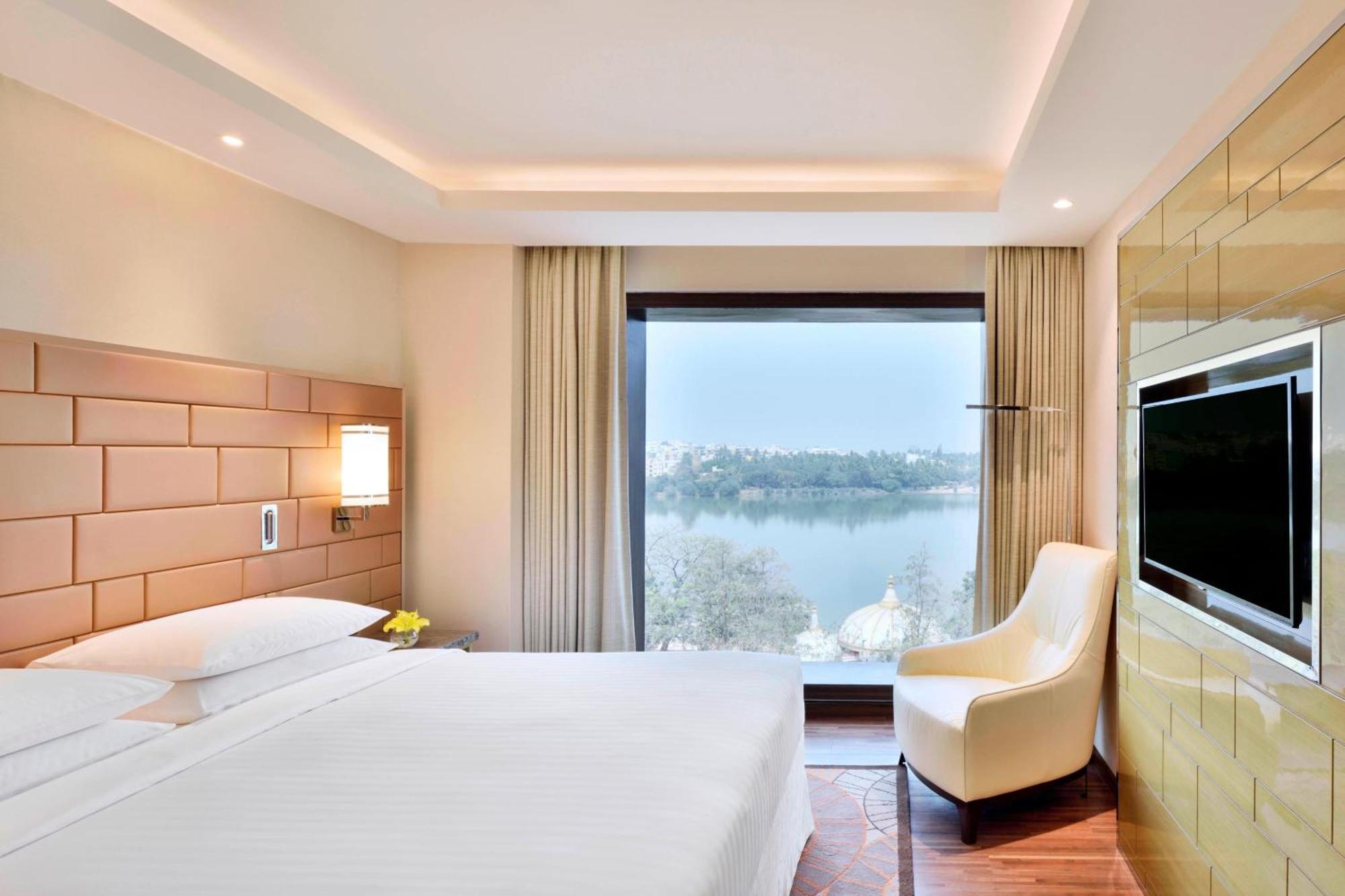 Hotel Courtyard By Marriott Bengaluru Hebbal Esterno foto